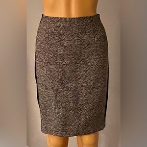 🌷WHITE HOUSE BLACK MARKET TWEED W/ BLACK SIDE PANELS SKIRT SZ 6P